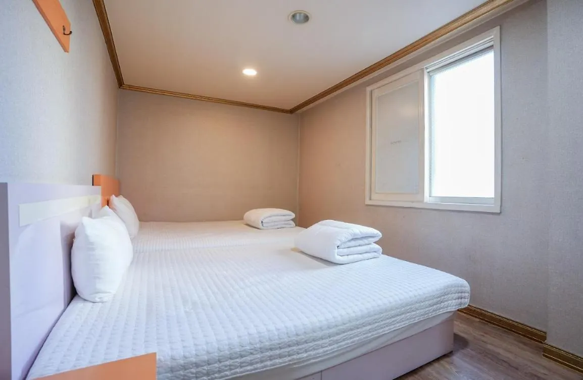 K Motel Daeyeon Busan 0*,  South Korea