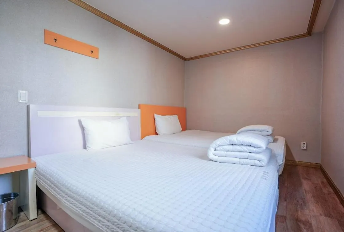 K Motel Daeyeon Busan 0*,  South Korea